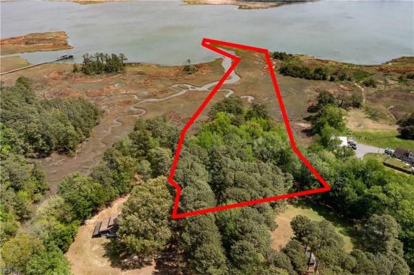 9 Bay Farm Road, Isle of Wight County, VA 23314