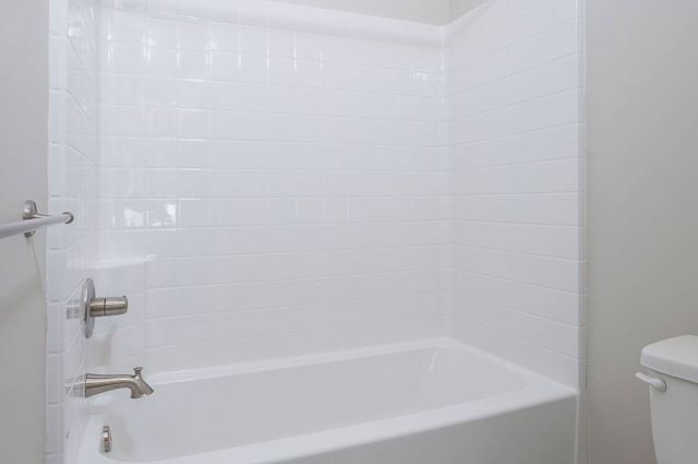 jack and jill tub