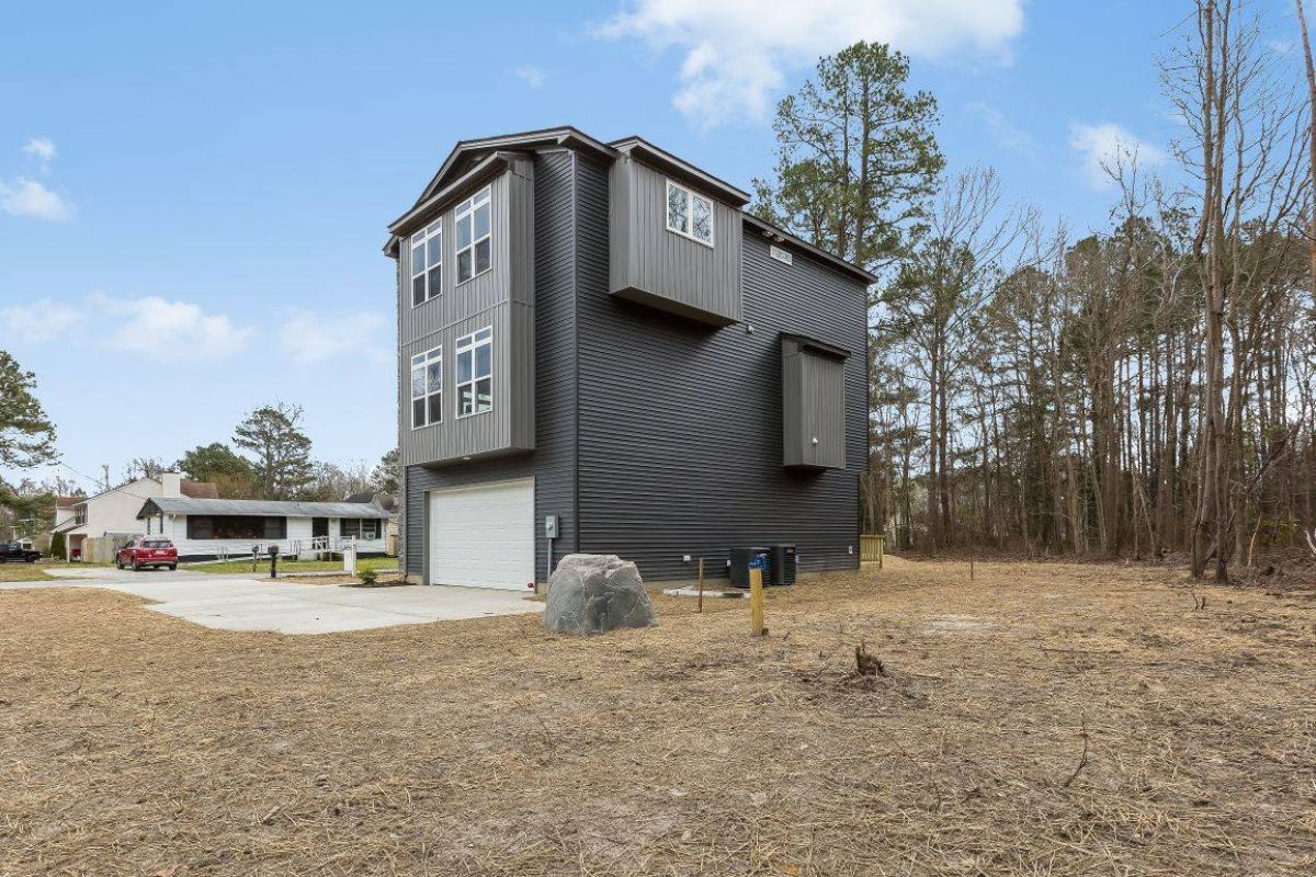 Brentwood elevation 32